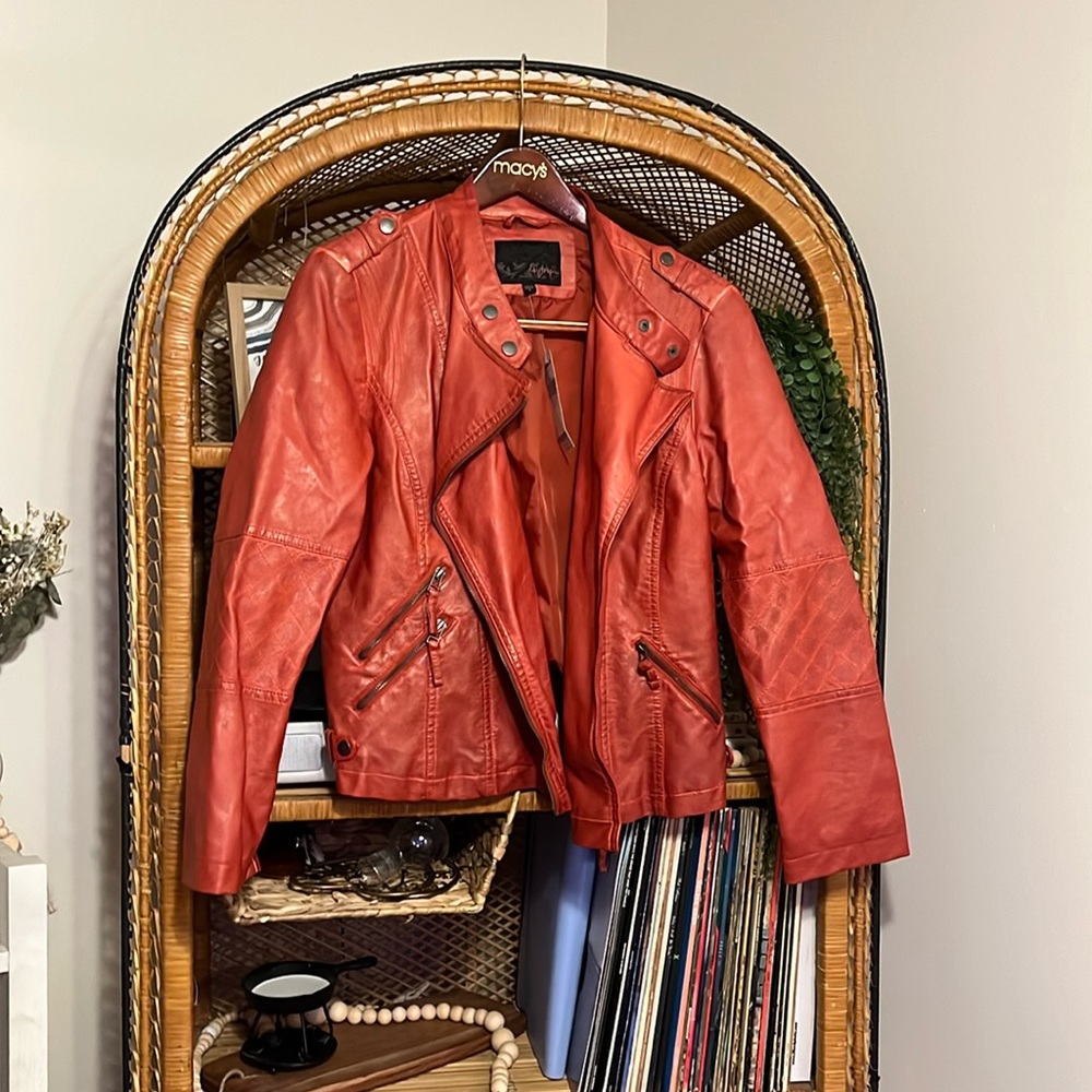 Buckle leather jacket